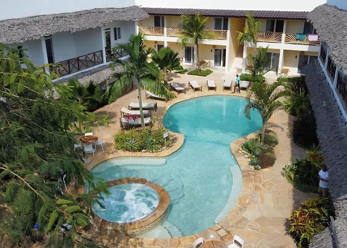  Kibanda And Beach Club
