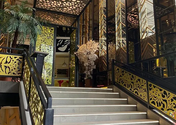 Avery De Grand City Hotel Bandung