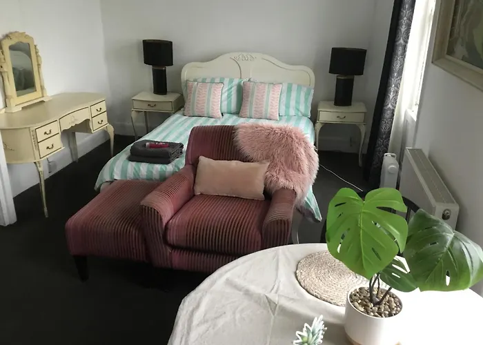 Guest house: The Bay - Rooms Only