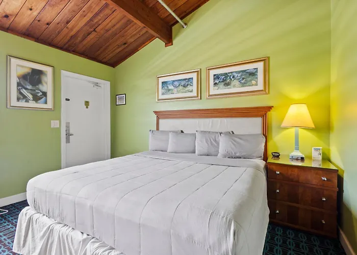 Oceanfront Inn, Inlet View Room, King Bed, #14