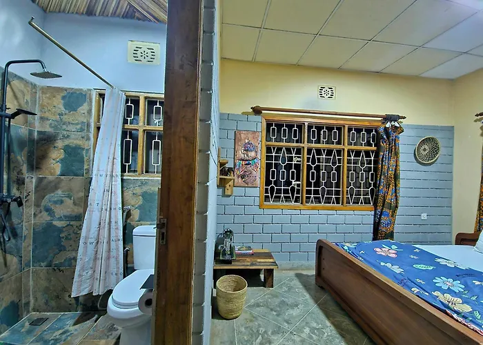 Mazzola Safari House & Backpacking