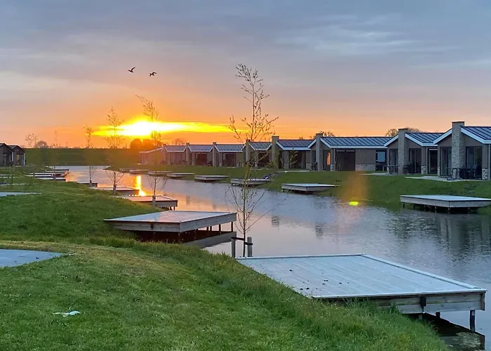  Elegantes Chalet Am Wasser Mit Steg Klimaanlage Ferienhaus Am See Niederlande
