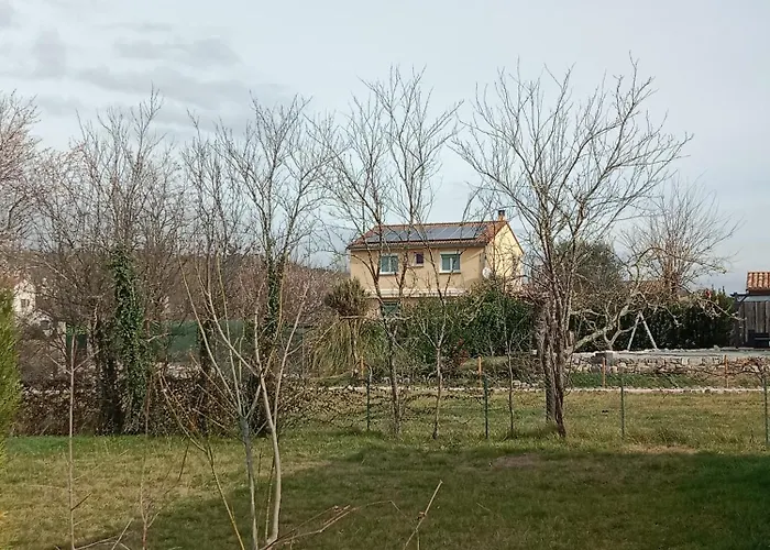 chambre d'hôtes 25 M2 privé , parking, jardin, piscine,spa , barbecue Ruoms 2