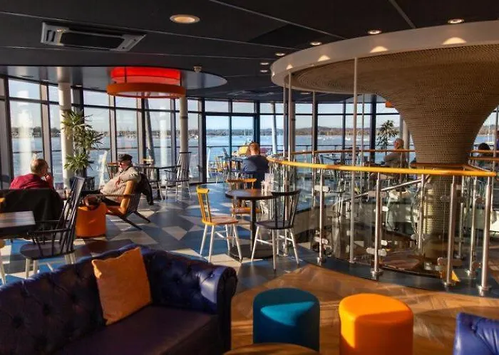 Rnli College