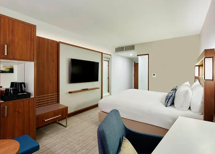 Family Hotel: Courtyard By Marriott Luton Airport