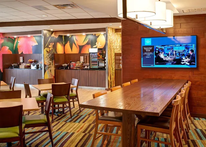 Fairfield Inn & Suites By Marriott Detroit Troy