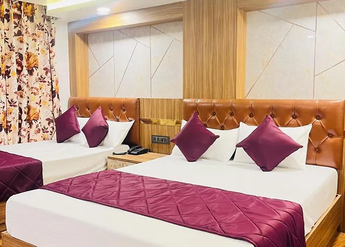Luxury Stay At Hotel Broadway Boutique Mall Road Chowrasta Near Mahakal Temple