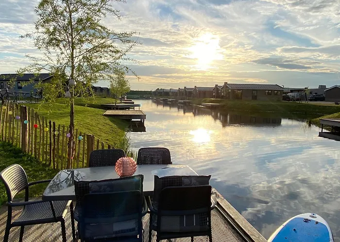  Elegantes Chalet Am Wasser Mit Steg Klimaanlage Ferienhaus Am See Niederlande