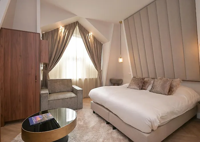  Novallure Downtown - Short Stay Apartments
