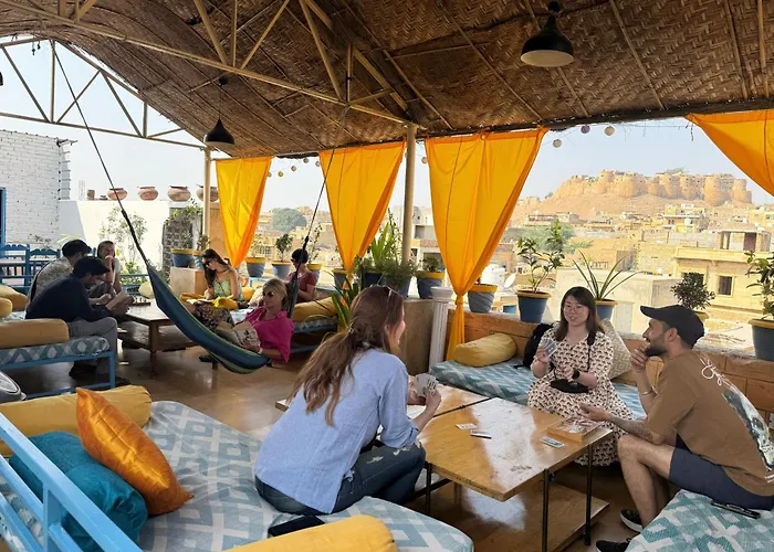 Hostel: Jaisalmer Hostel Crowd