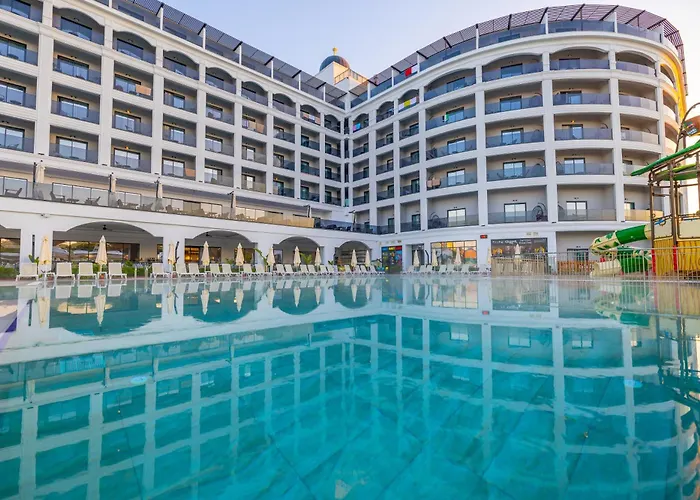 Side Moon Palace