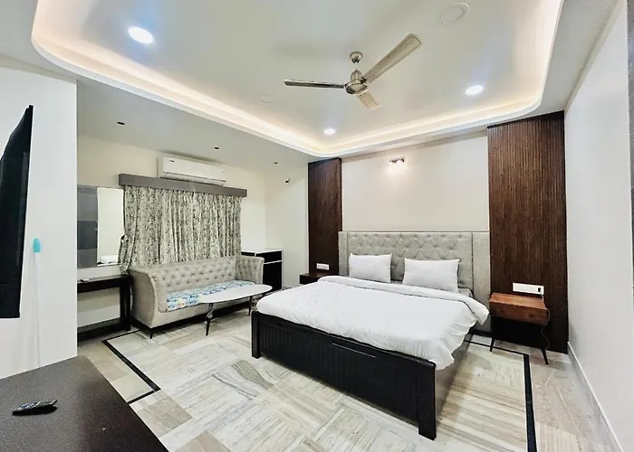 Holiday Out Hotel