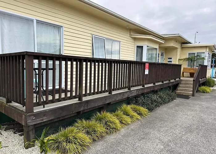 Airport Westney Lodge
