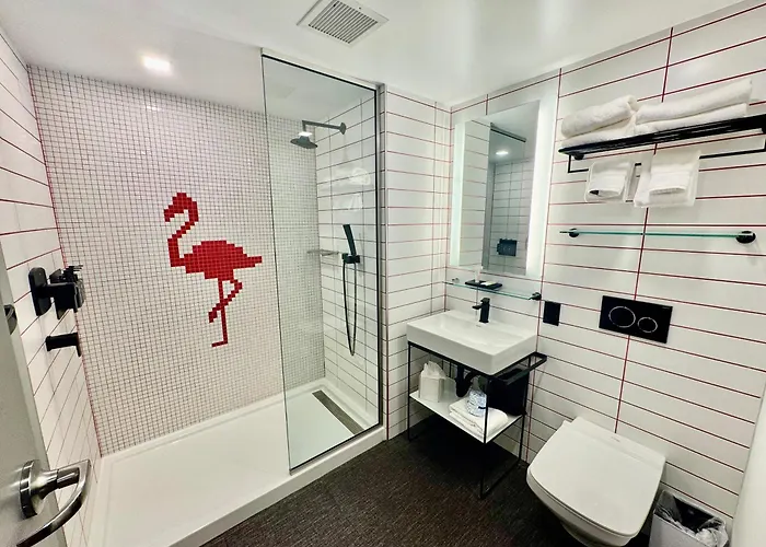 Kompose Boutique Miami Airport