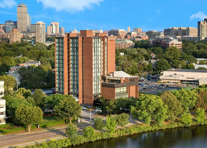 Courtyard By Marriott Boston