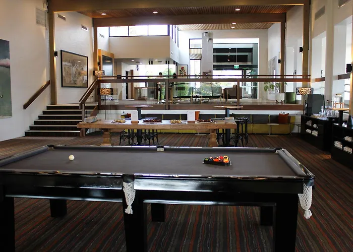 Hotel with Tennis: Waurn Ponds Estate
