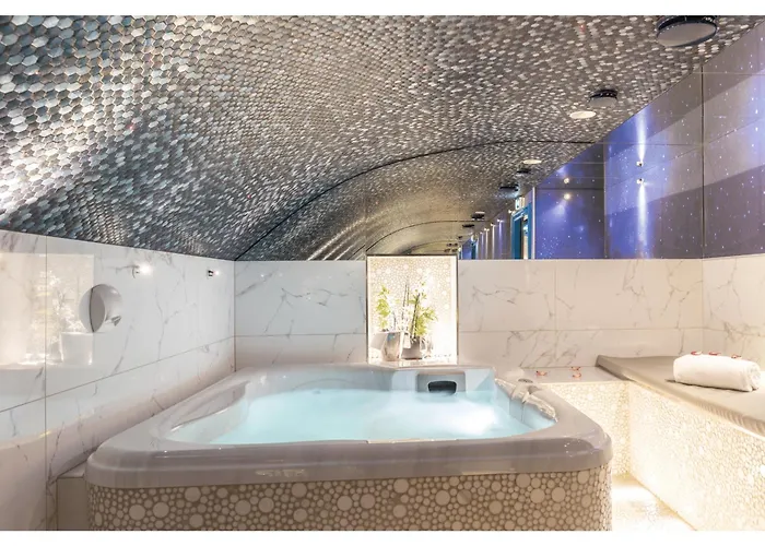 Hotel com jacuzzi: Secret De Paris - Hotel & Spa (Adults Only)