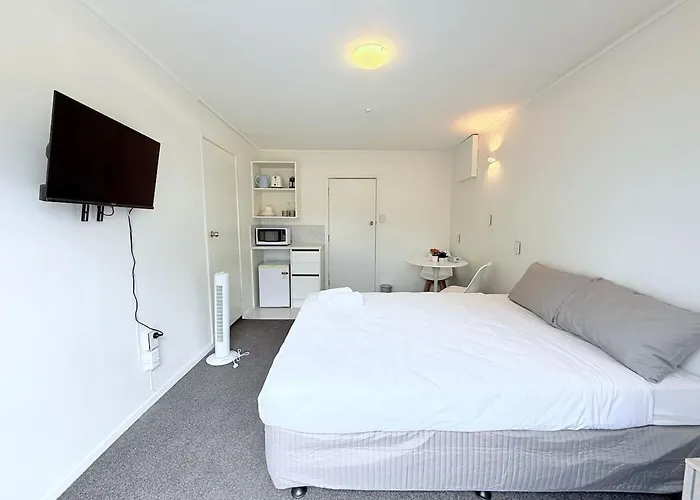 Unit 7 Fenton Sumner Lodge