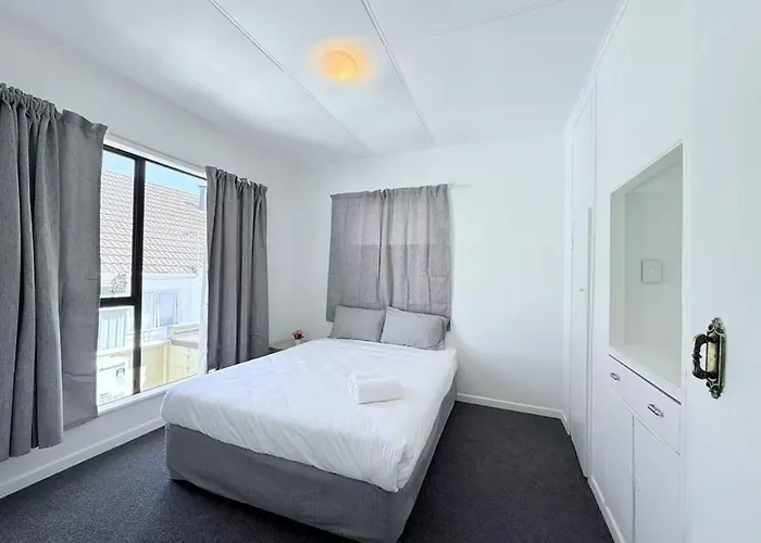 Unit 11 Fenton Summer Lodge Rotorua