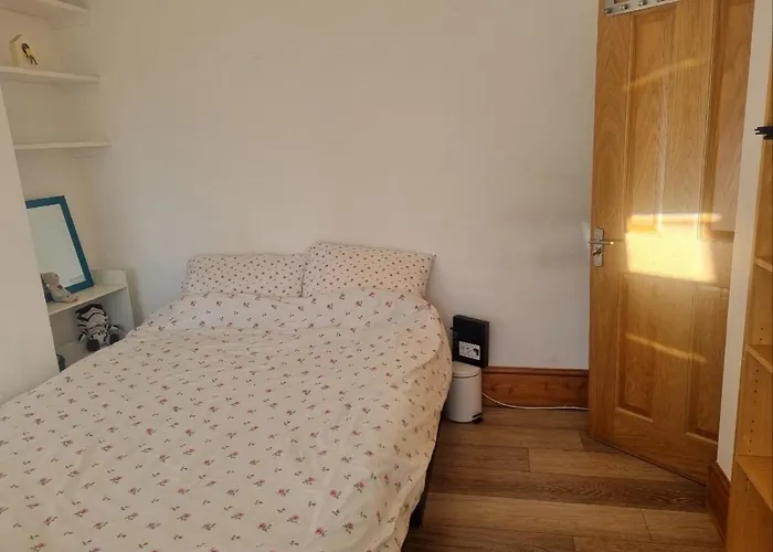 Guest house: Rowland Hill House