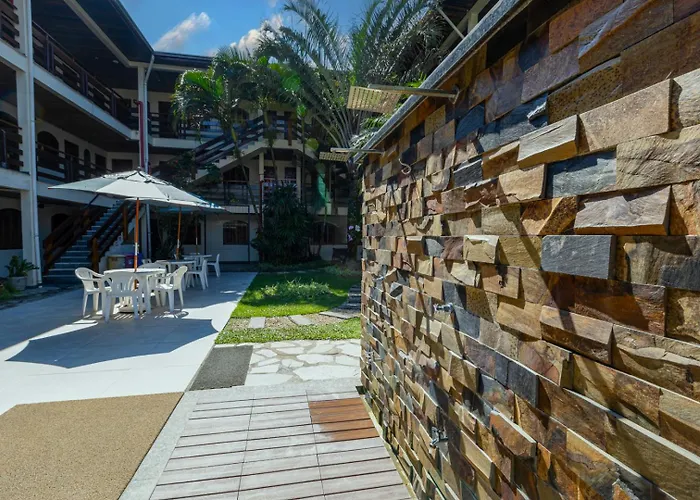 Pousada com piscina: Chales Four Seasons