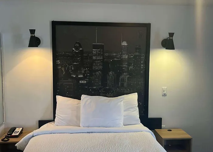 Hotels Close to Airport Super 8 By Wyndham Montreal