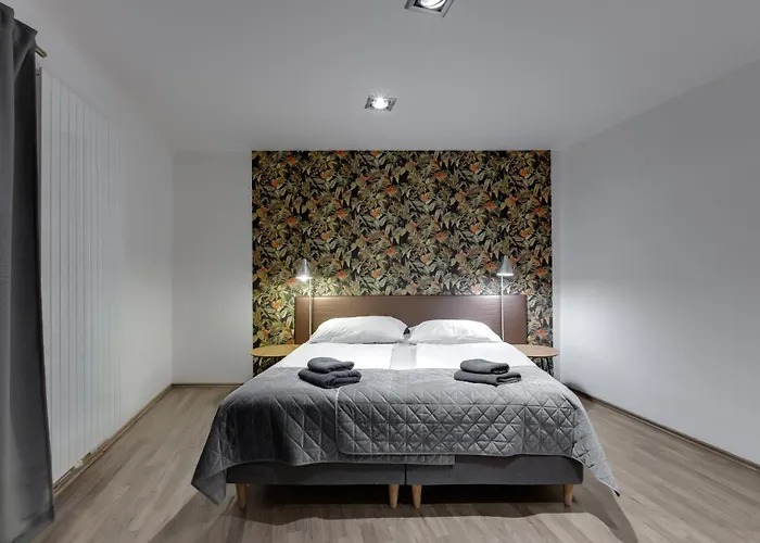 Vv Hotel & Apartments