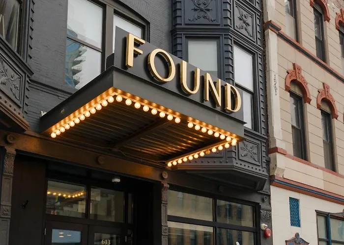 3 star hotel: Found Hotel Chicago River North