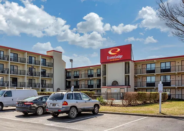 Econo Lodge Inn & Suites