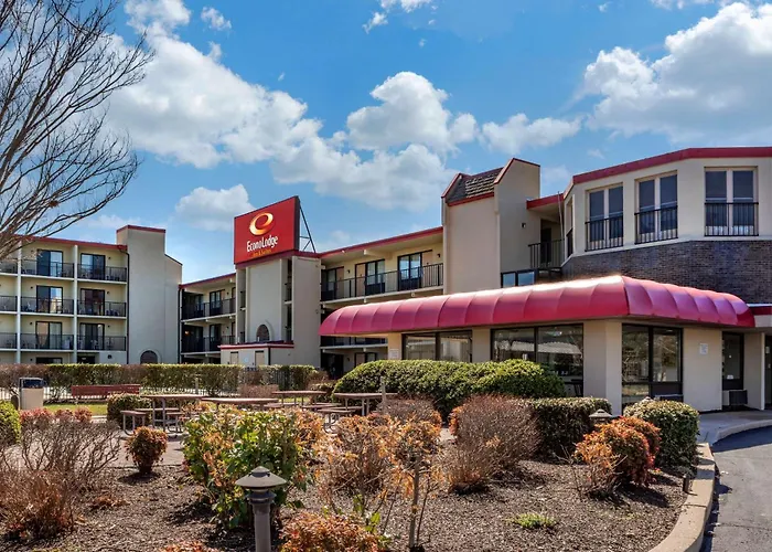 Econo Lodge Inn & Suites