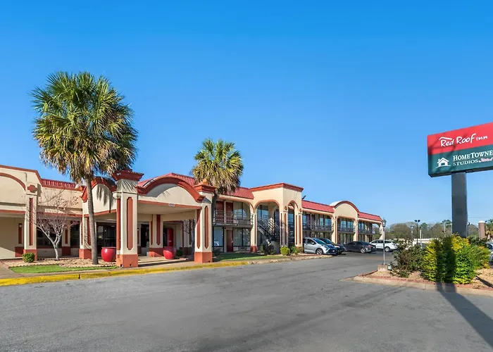 Central hotel: Red Roof Inn Montgomery - Midtown