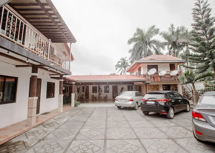 Family Hotel: Oyo 741 Sierra Travellers Inn