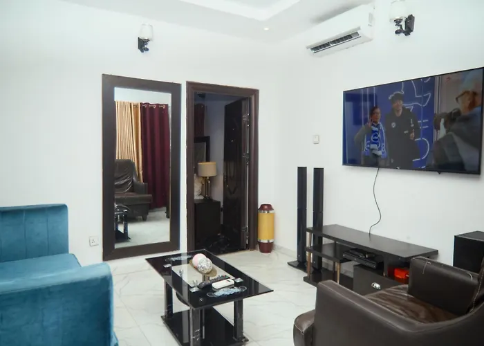 Hotels Close to Airport Vhs Vinchee Suites