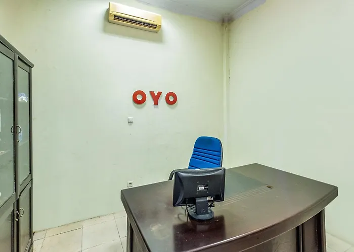 Oyo 1906 Zhafira Guest House Syariah