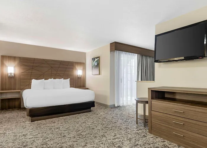 Best Western Plus Grand Manor Inn