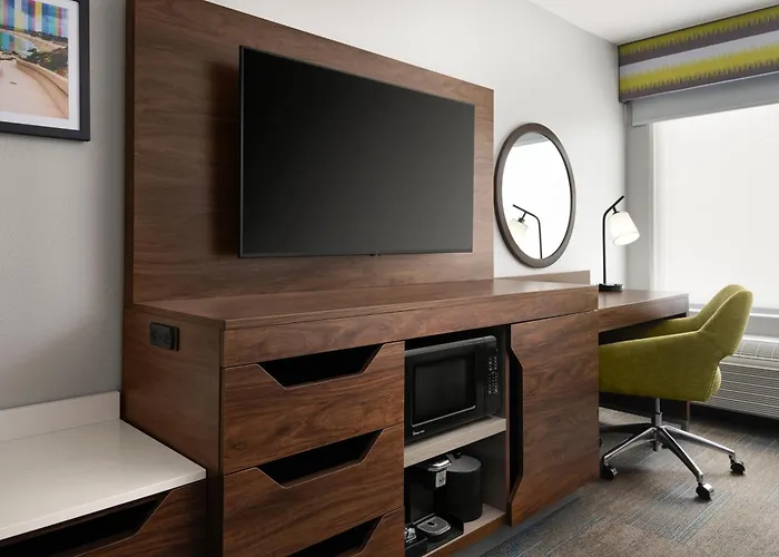 Hotel with pool: Hampton Inn San Diego/Del Mar