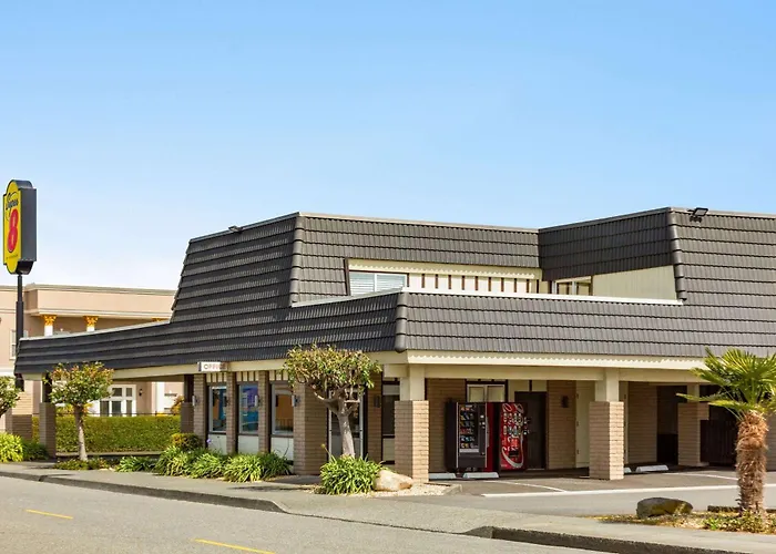 Super 8 By Wyndham Eureka