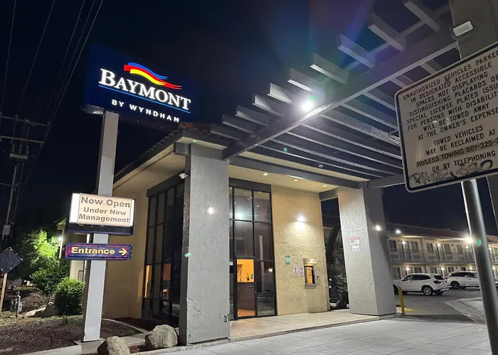 Baymont By Wyndham Bakersfield