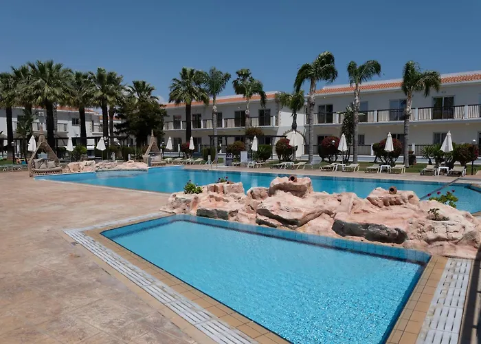 3 star hotel: Loutsiana Deluxe Apts