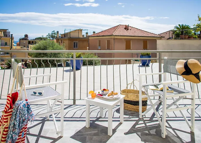 Hotel Tritone