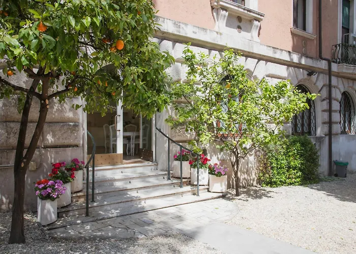 Domus Giulio Guest House