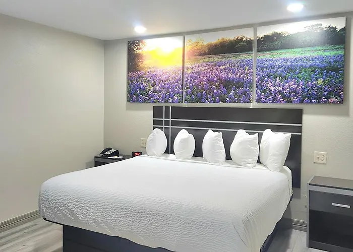 Days Inn By Wyndham Baytown Tx