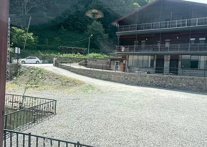 Paradise Lake Hotel