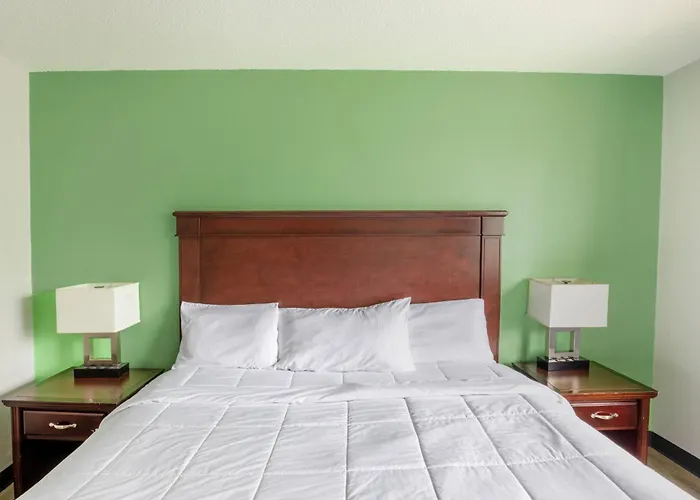 Super Inn By Oyo Lansing Mi