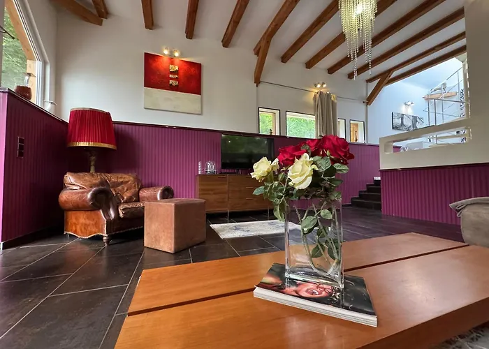 Chalet Stahl - Ferienhaus mit Pool