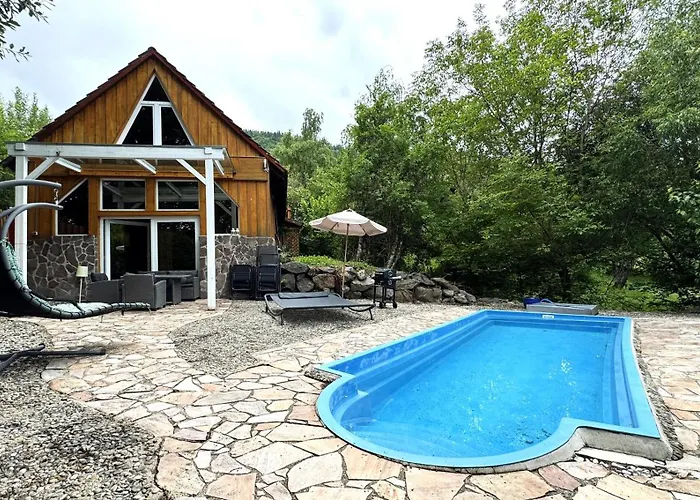 Chalet Stahl - Ferienhaus mit Pool