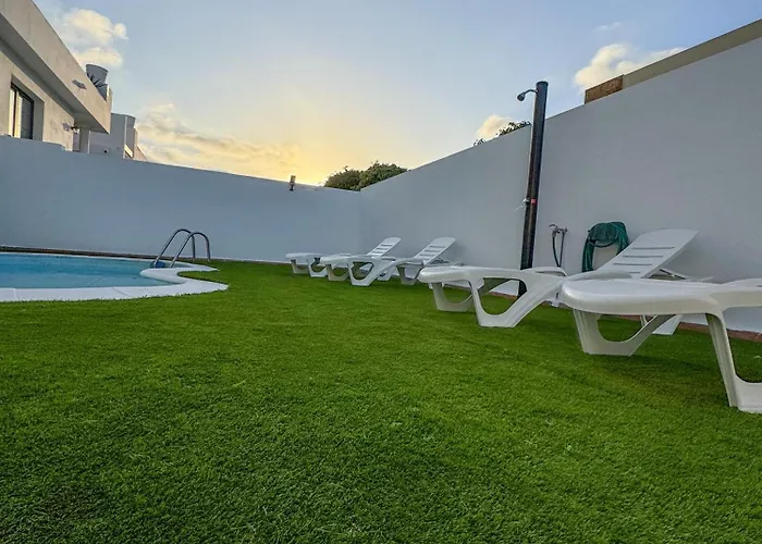 Surf And Stay House