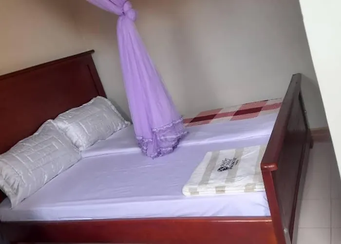 Muffler Motel Bukesa