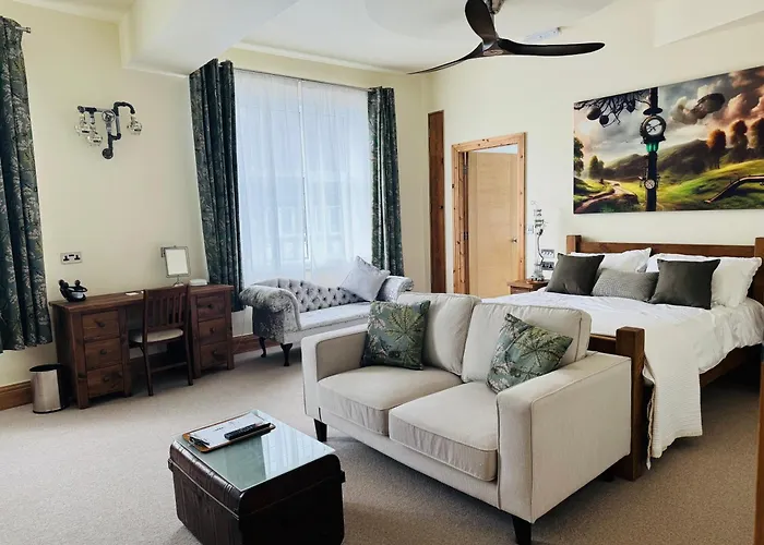 Chandlers Bar And Rooms