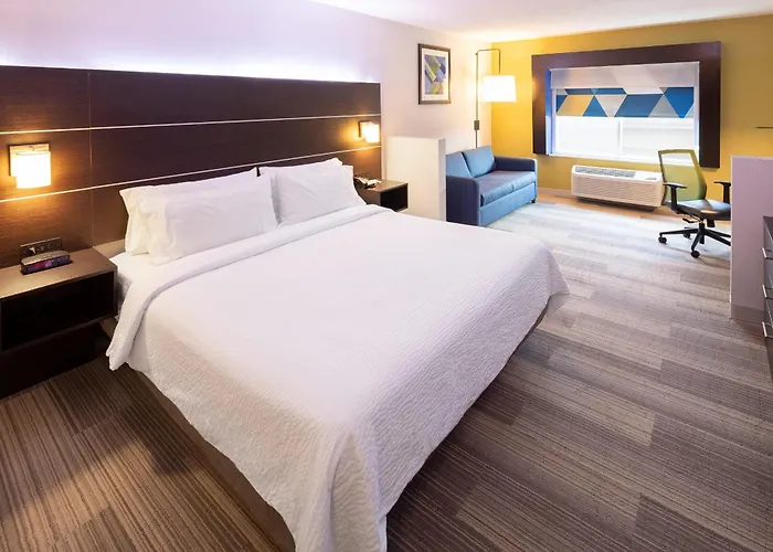 Holiday Inn Express & Suites Chicago West - St Charles By Ihg